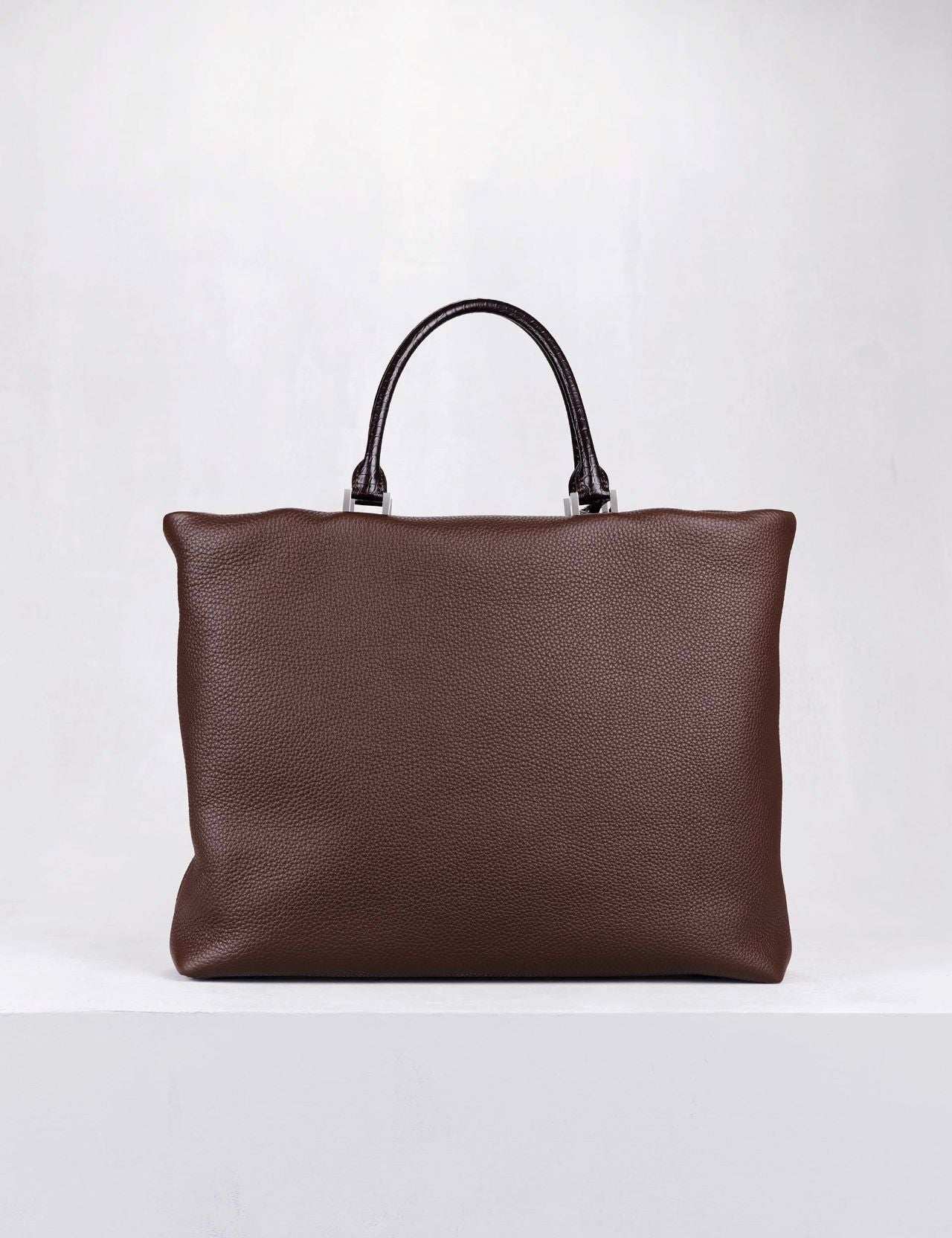 ネレ トート ヴェルソ ダークブラウン