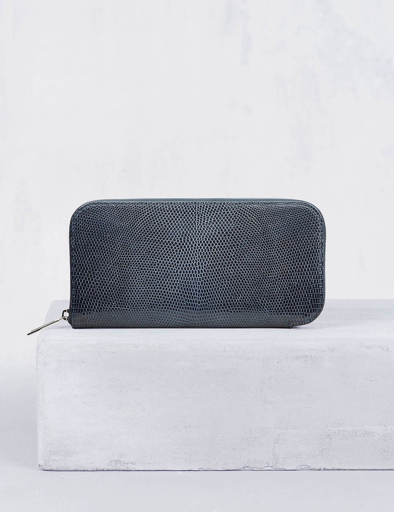 31.01 ラウンドジップウォレット リザード マリーン