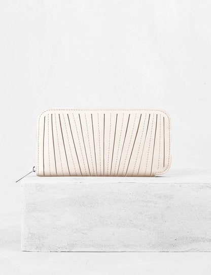 31.01 フレンチプリセ ラウンドジップウォレット クリーム