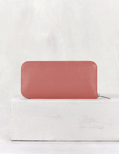 31.01 ラウンドジップウォレット ナツメグ