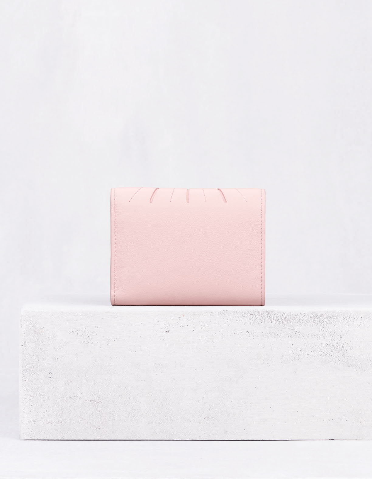 31.28シグネチャー ウォレット フレンチプリセ ピンク