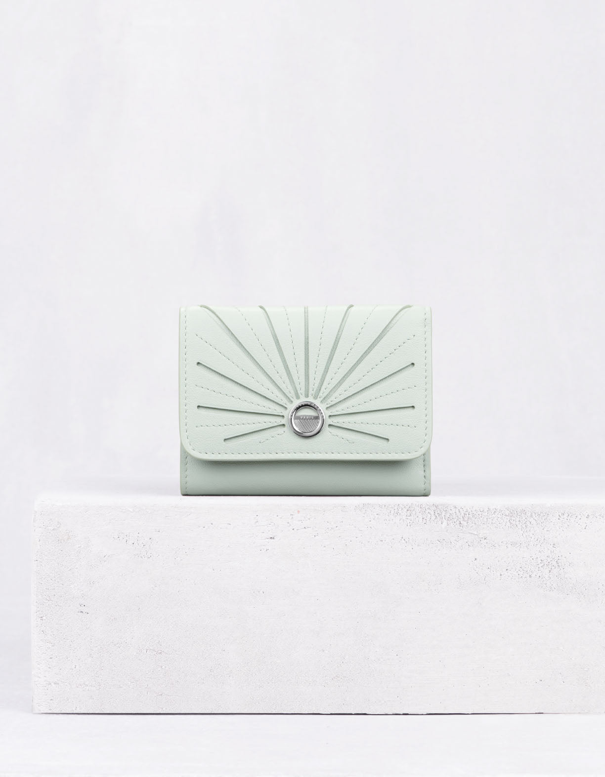 31.28シグネチャー ウォレット フレンチプリセ セージグリーン