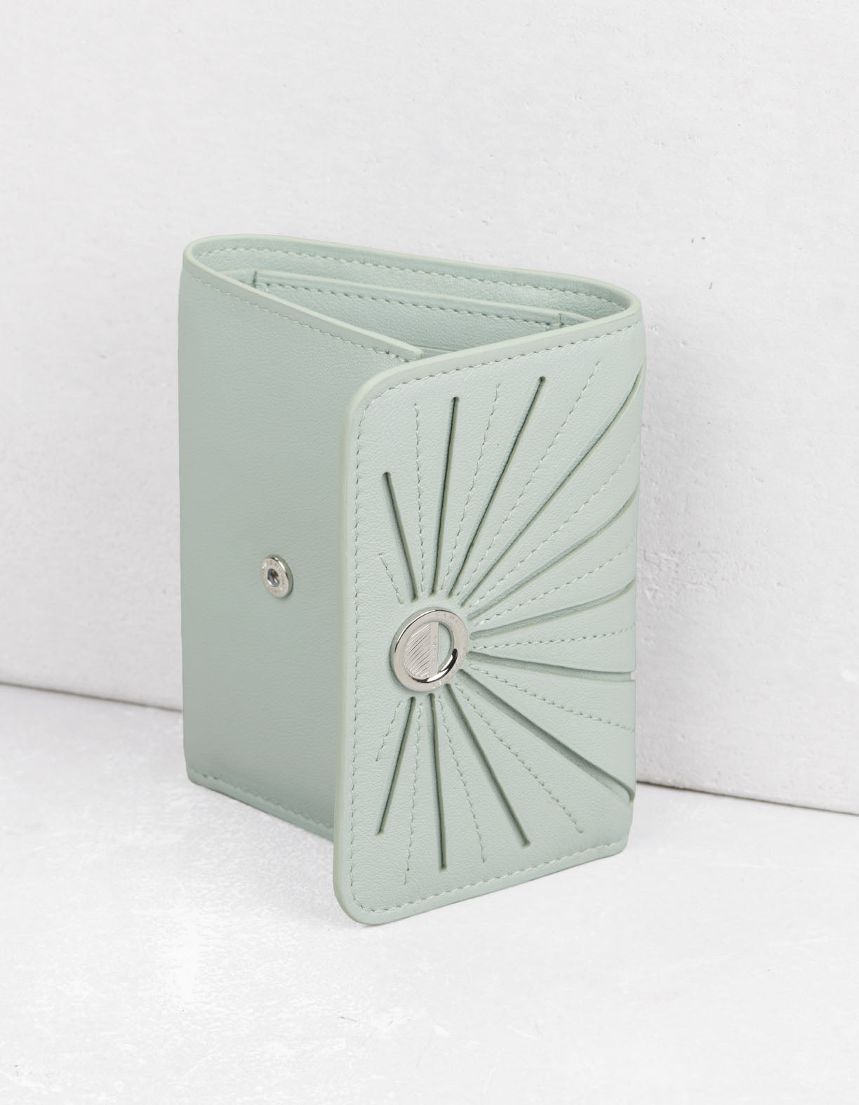 31.28シグネチャー ウォレット フレンチプリセ セージグリーン