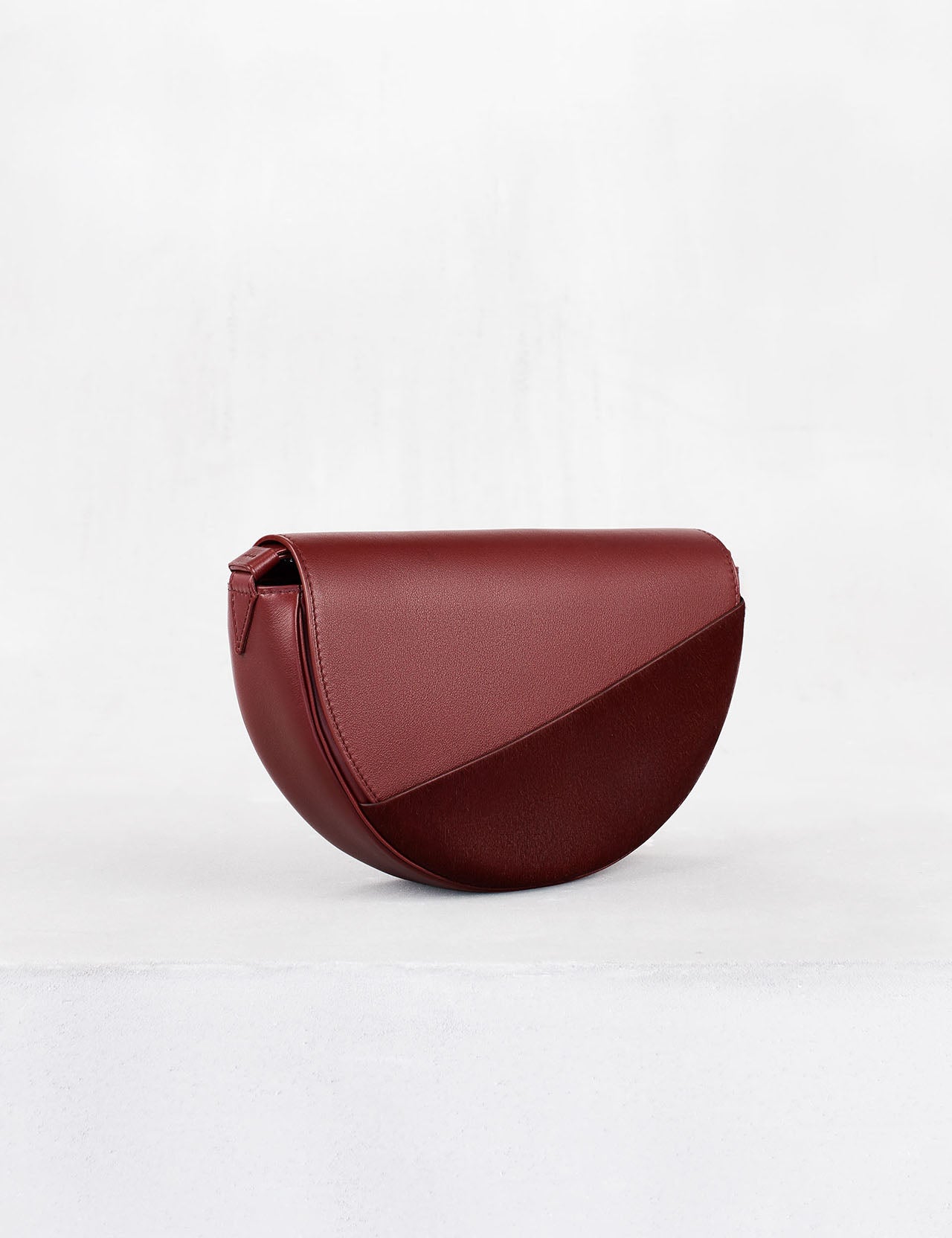 アストラール クロスボディ  ユニ ボルドー