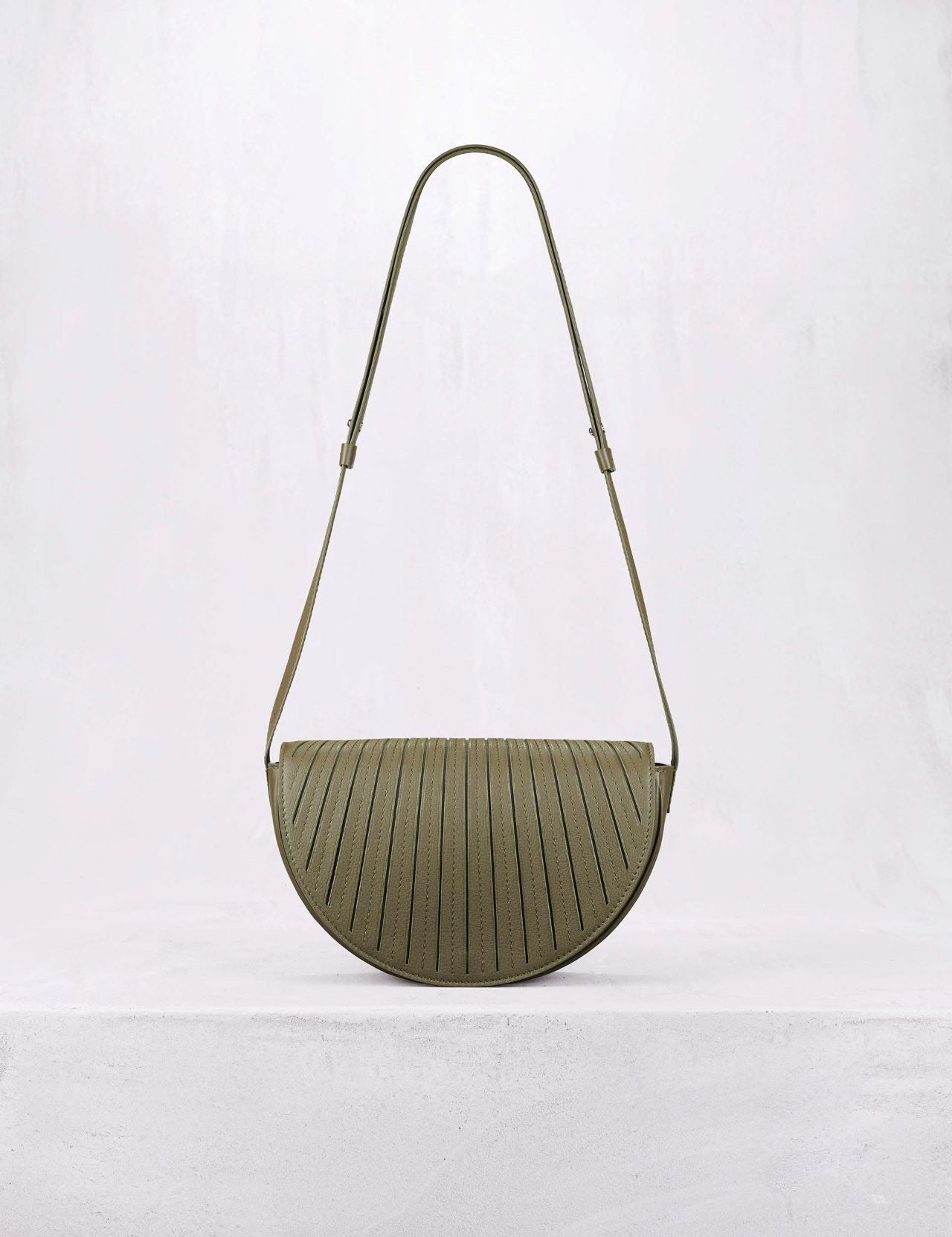 アストラール クロスボディ フレンチプリセ オリーブ