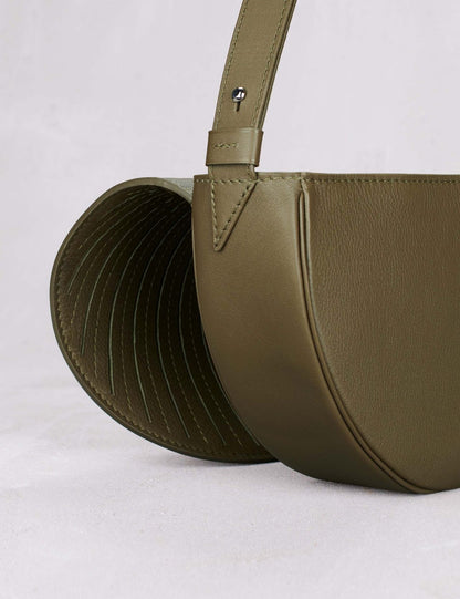 アストラール クロスボディ フレンチプリセ オリーブ