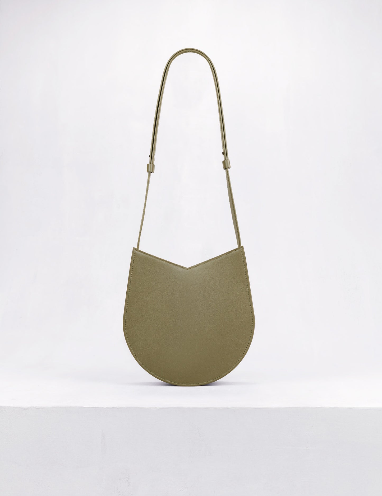 バランシエ ホーボー ユニ オリーブ