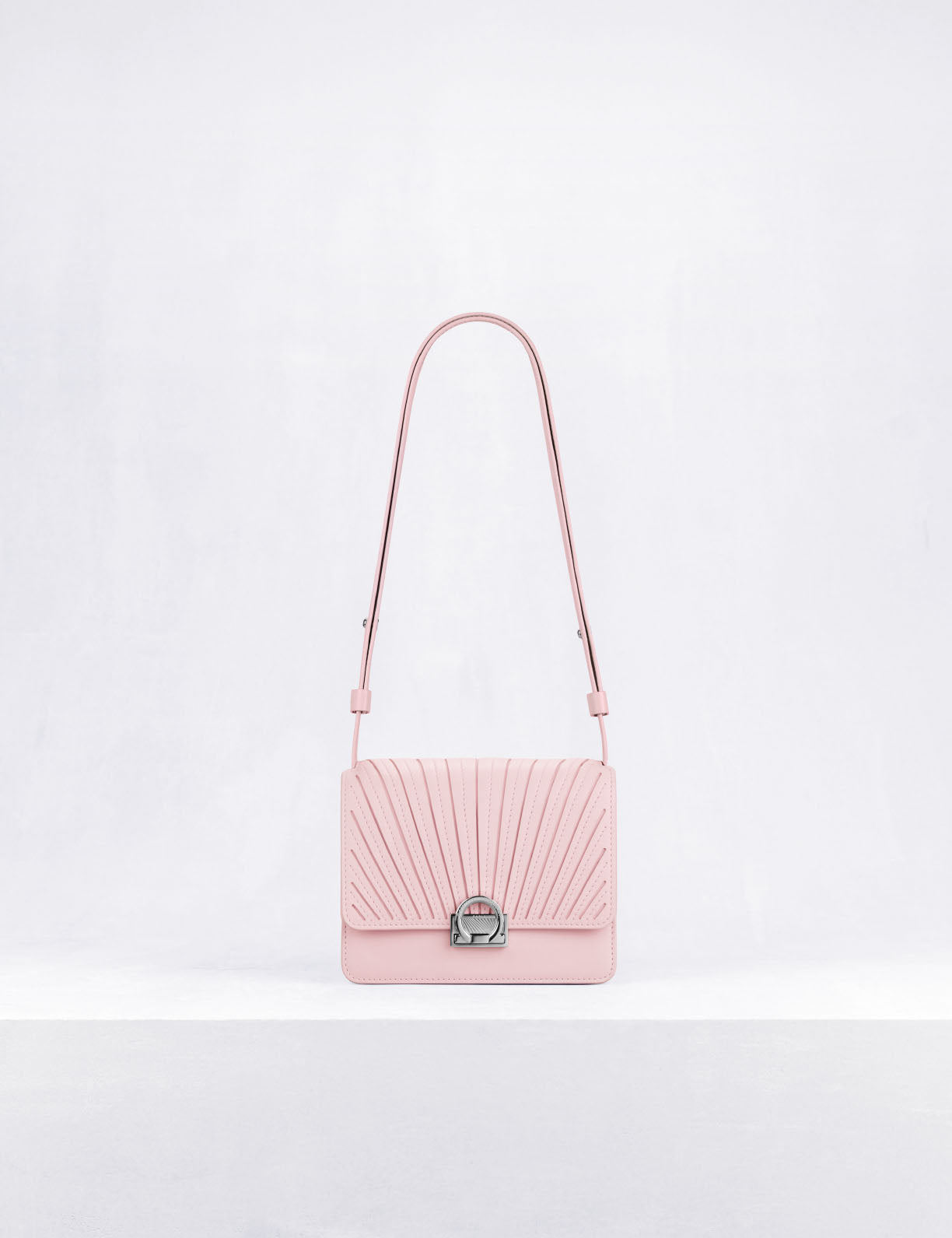 シグネチャー バッグ ミニ フレンチプリセ ピンク