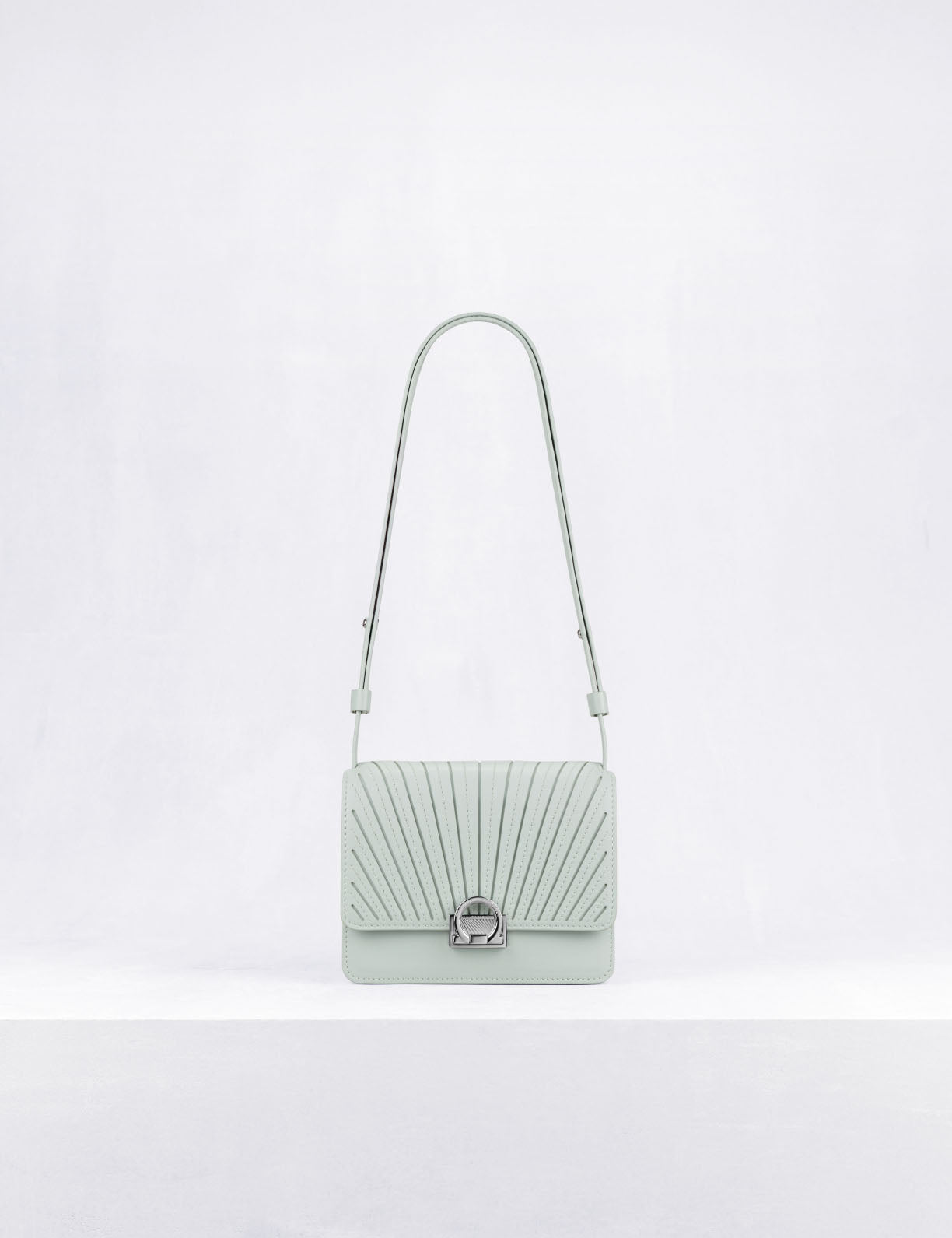 シグネチャー バッグ ミニ フレンチプリセ セージグリーン