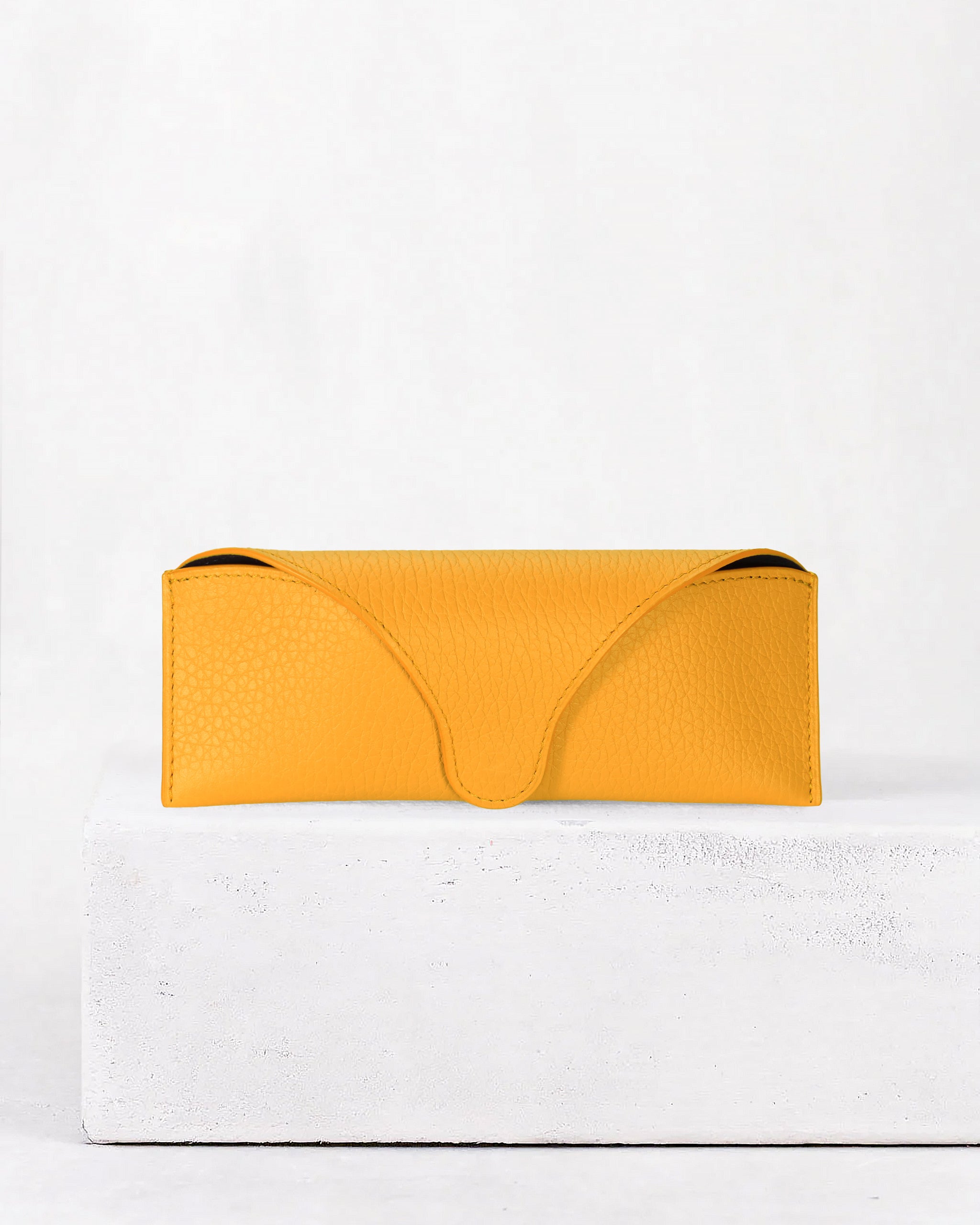 機能美が息づくレザーグッズ：スモールレザーグッズ – Camille Fournet